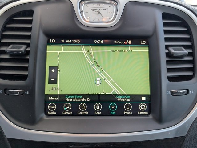 Used 2023 Chrysler 300 Touring L w/ Popular Equipment Group image 4