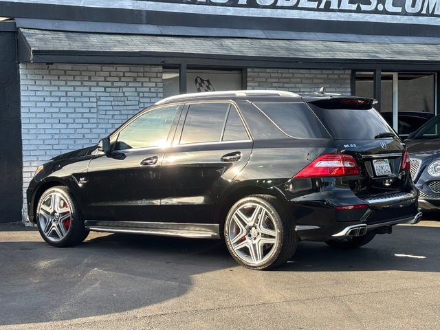 Used 2012 Mercedes-Benz ML 63 AMG 4MATIC w/ AMG Performance Pkg image 20