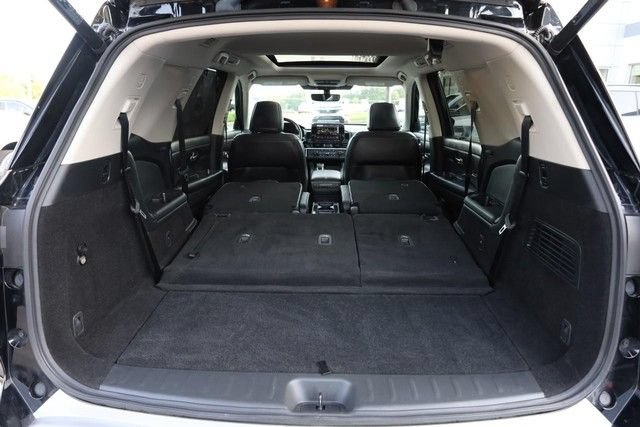 Certified 2025 Nissan Pathfinder SL w/ SL Premium Package FWD image 9