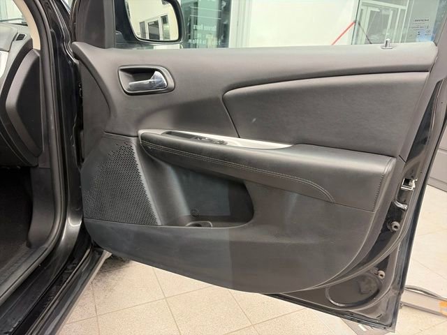 Used 2017 Dodge Journey SE w/ Flexible Seating Group image 25