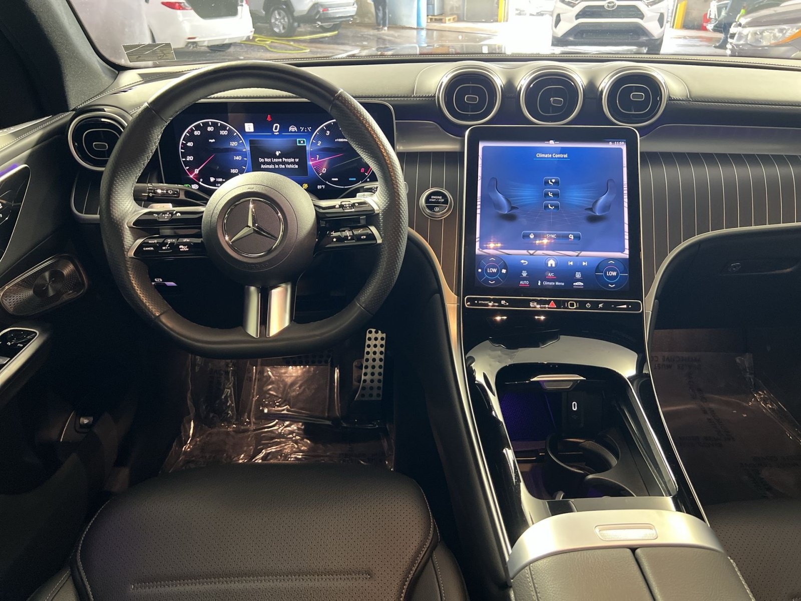 Used 2023 Mercedes-Benz GLC 300 4MATIC image 23