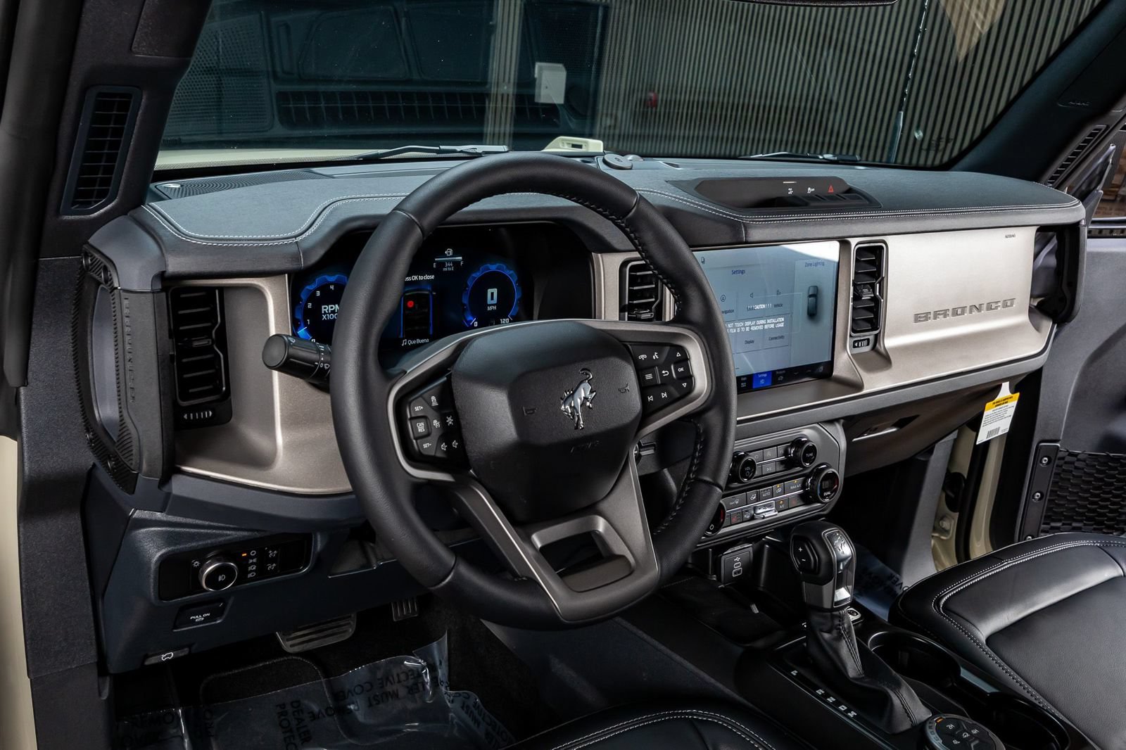 Used 2026 Ford Bronco Outer Banks AWD/4WD image 16