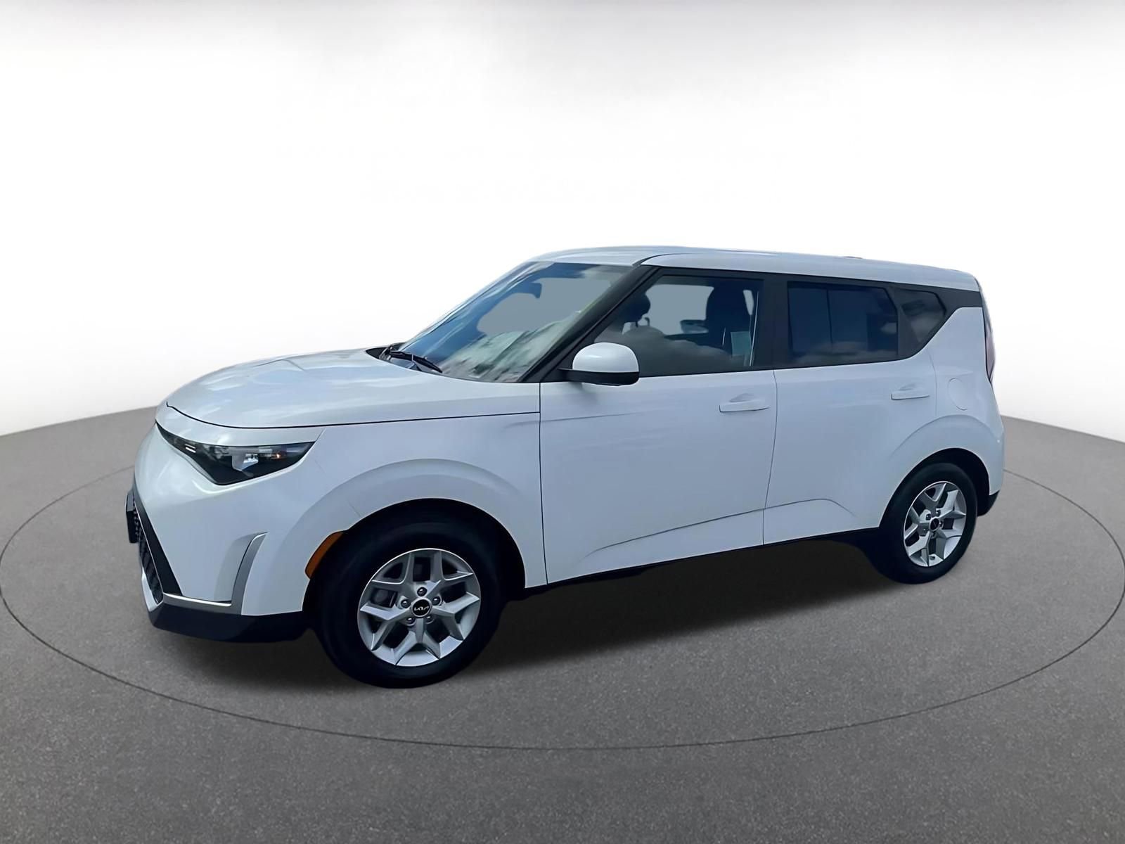 Used 2025 Kia Soul LX w/ LX Technology Package image 8