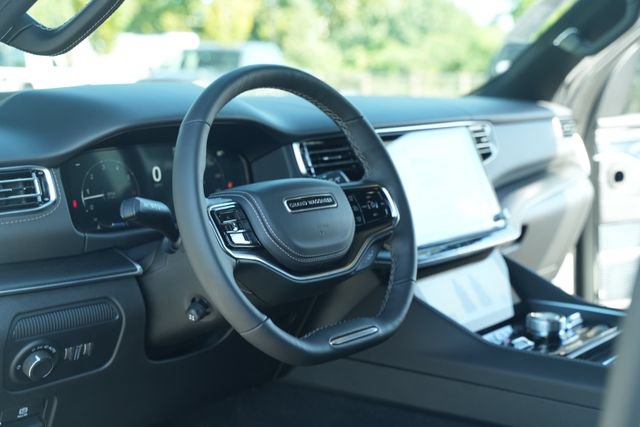 New 2026 Jeep Grand Wagoneer Summit AWD/4WD image 31