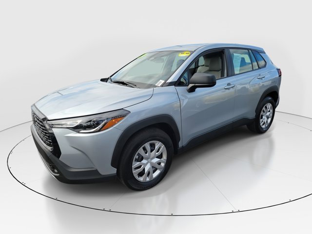 Used 2025 Toyota Corolla Cross L image 32