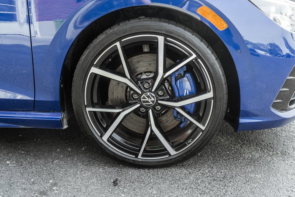 Used 2024 Volkswagen Golf R AWD/4WD image 5