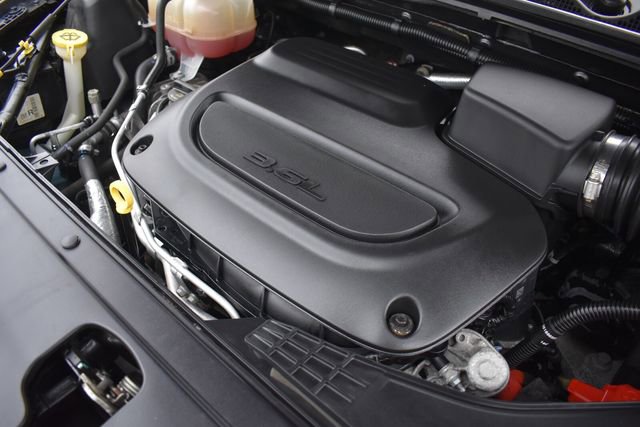 Used 2023 Chrysler Pacifica Touring-L FWD image 36
