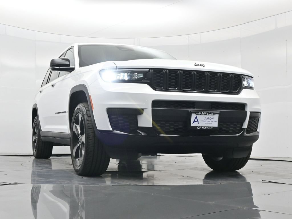 New 2025 Jeep Grand Cherokee L Altitude image 39