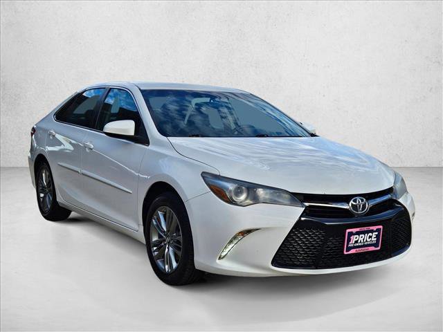Used 2017 Toyota Camry SE image 3