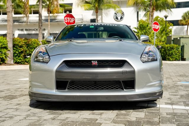 Used 2010 Nissan GT-R Premium AWD/4WD image 7