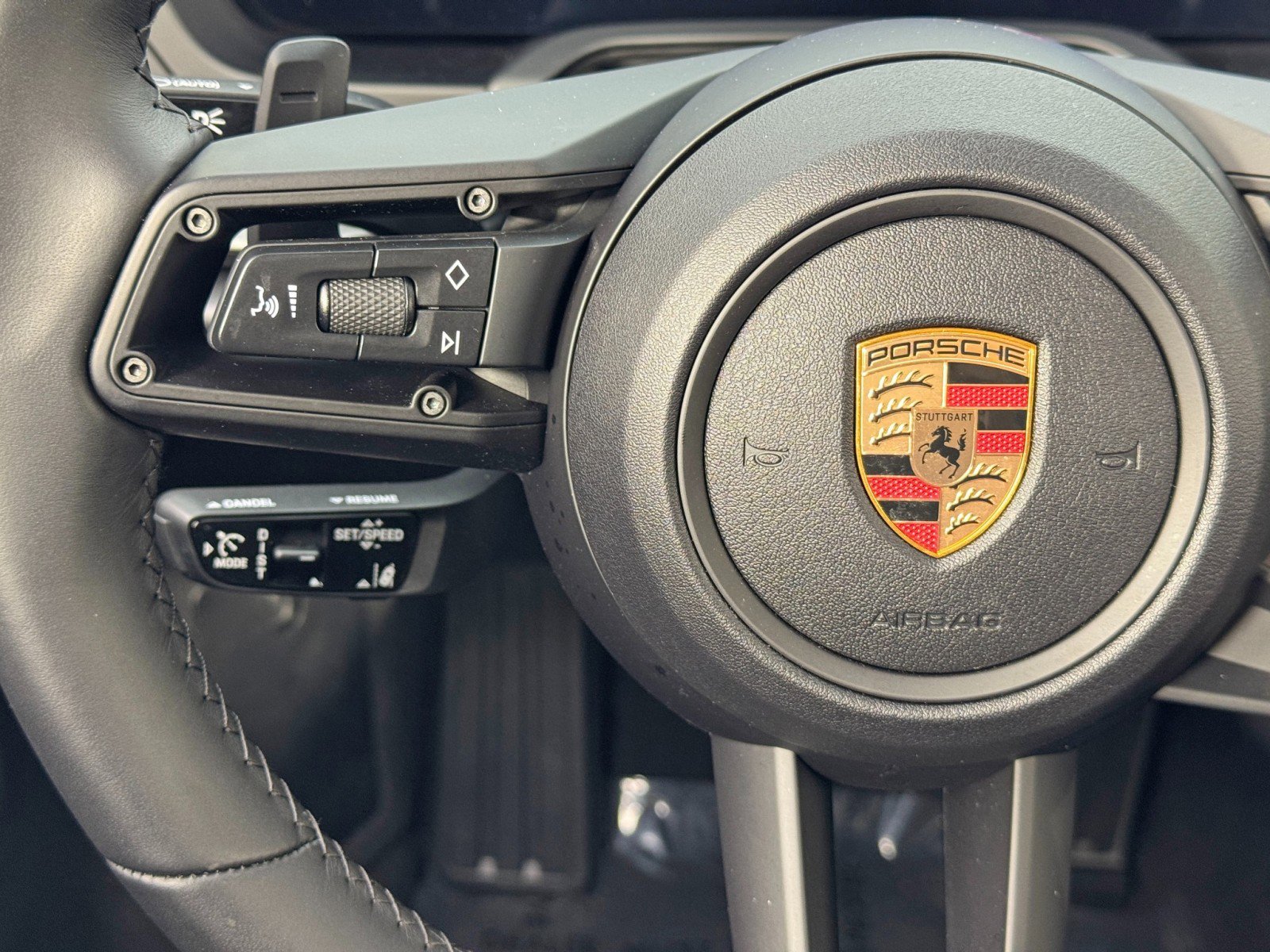 Used 2025 Porsche 911 Carrera RWD image 20