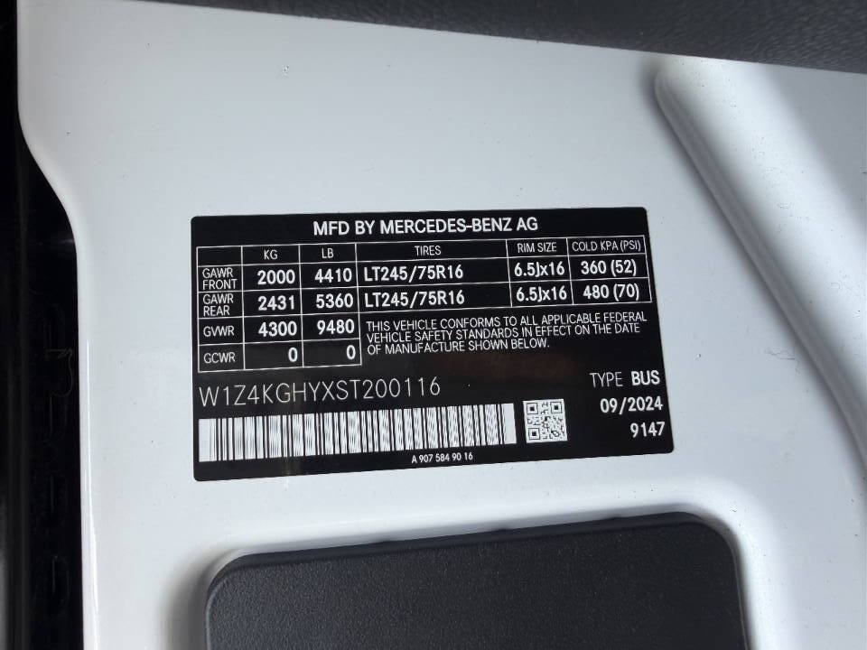 Used 2025 Mercedes-Benz Sprinter 2500 image 25
