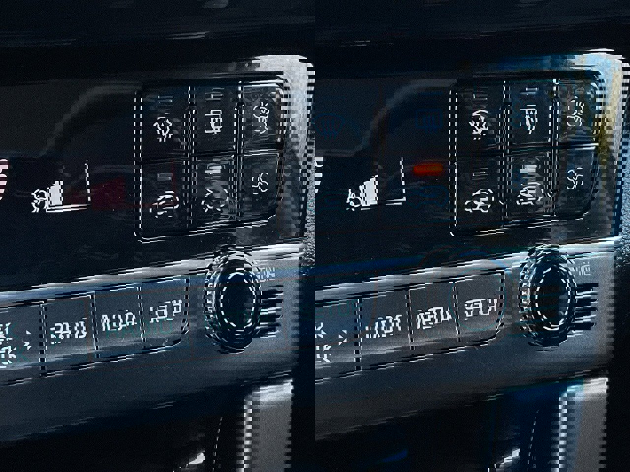 Used 2025 Kia Seltos S image 33