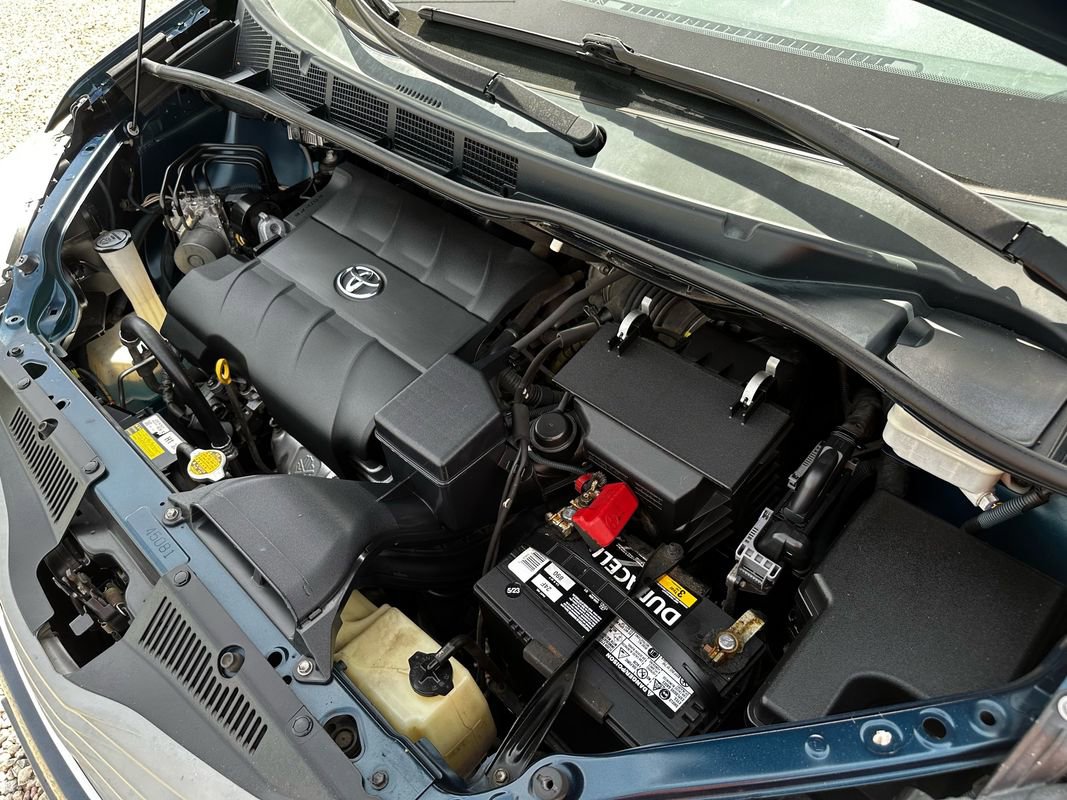 Used 2012 Toyota Sienna XLE image 40