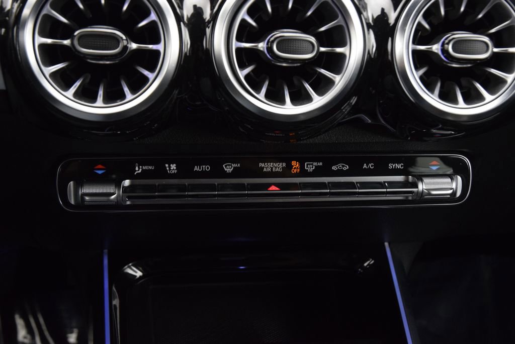 Certified 2022 Mercedes-Benz GLB 250 image 27