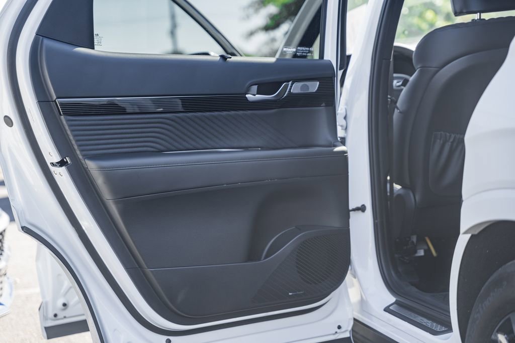 Used 2025 Hyundai Palisade Calligraphy image 34