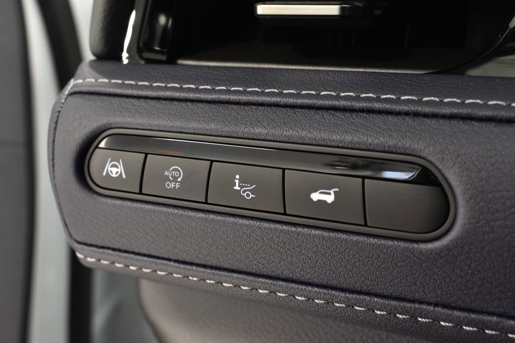 Used 2026 INFINITI QX80 4WD w/ Sport Exterior Package image 15