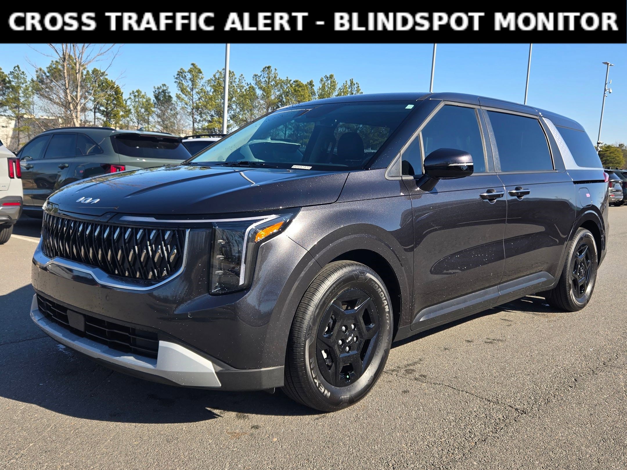 Certified 2025 Kia Carnival image 3