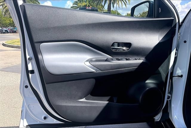 Used 2023 Nissan Kicks SR w/ SR Premium Package FWD image 23