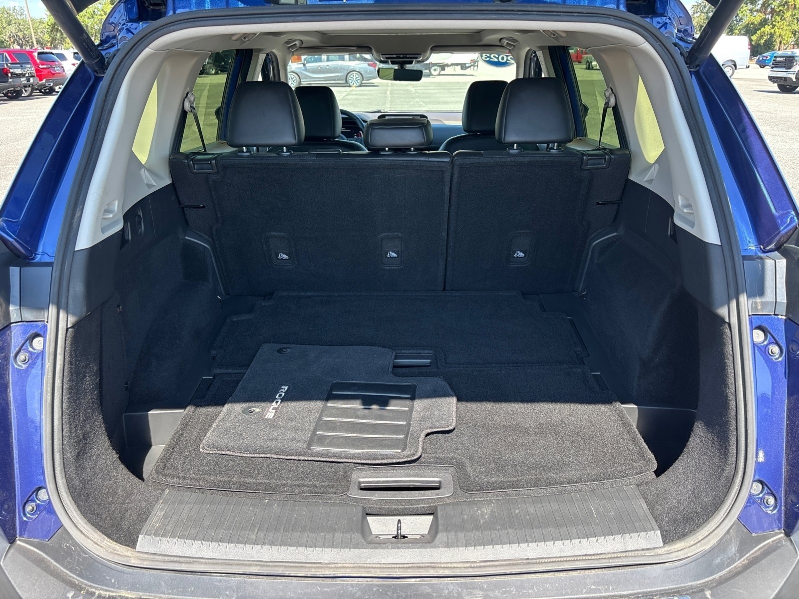 Used 2023 Nissan Rogue Platinum image 34