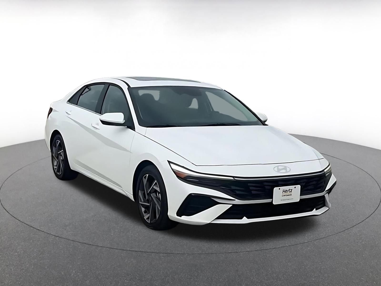 Used 2025 Hyundai Elantra SEL image 3