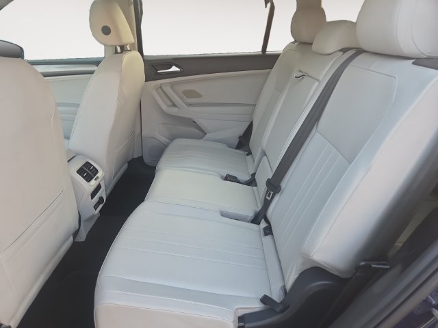 Used 2023 Volkswagen Tiguan SE FWD image 14