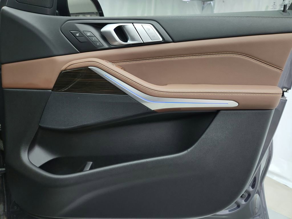 Used 2019 BMW X7 xDrive40i w/ Luxury Seating Package image 41