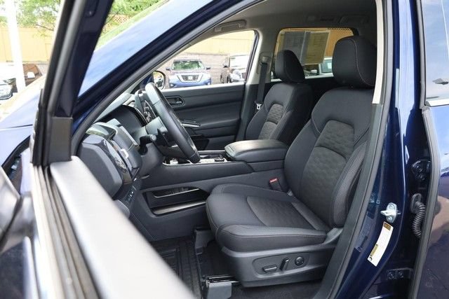 Certified 2025 Nissan Pathfinder SV AWD/4WD image 10
