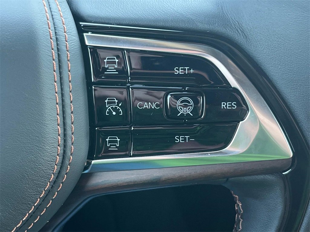 New 2025 Jeep Grand Cherokee Summit image 26