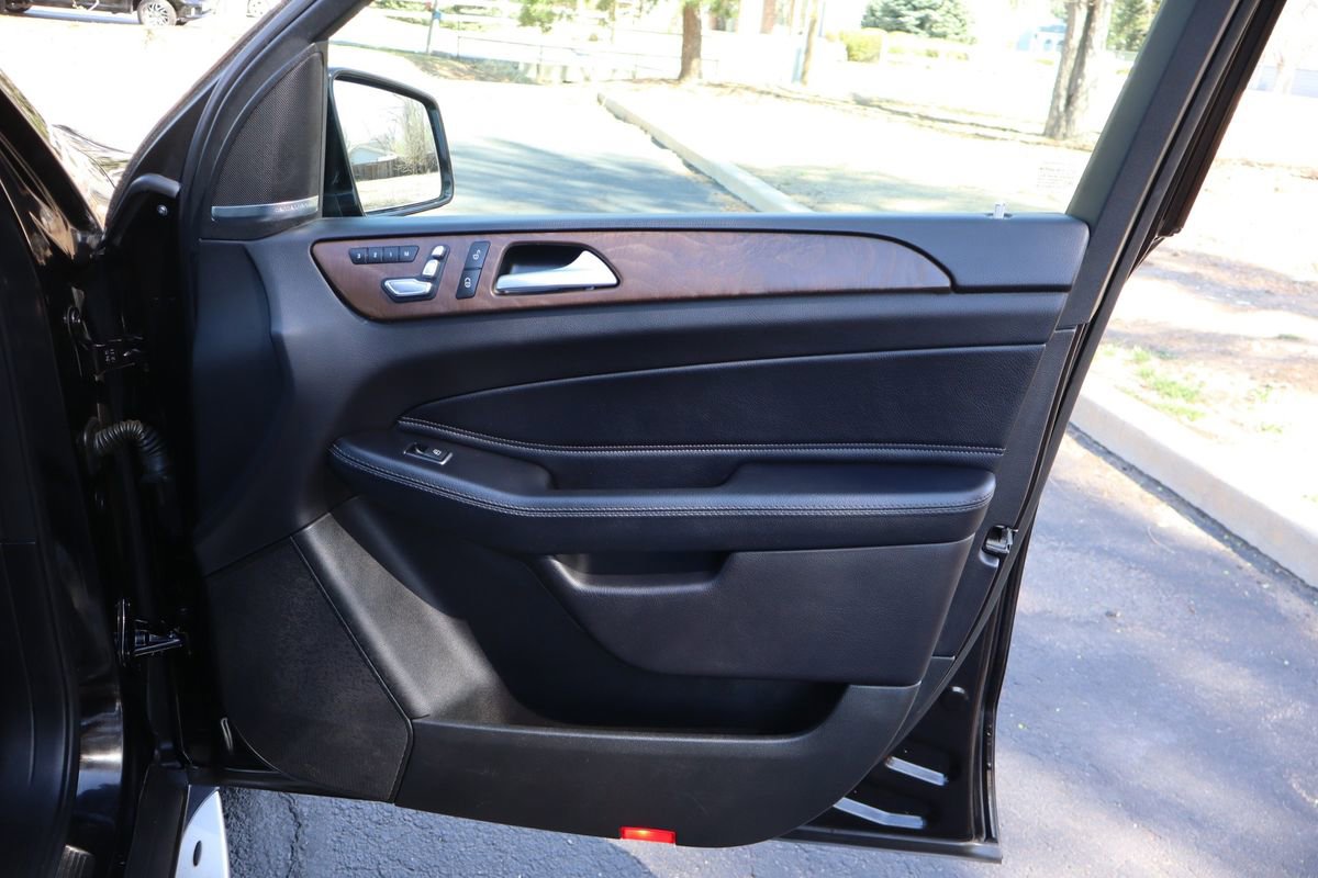 Used 2017 Mercedes-Benz GLS 450 4MATIC image 28