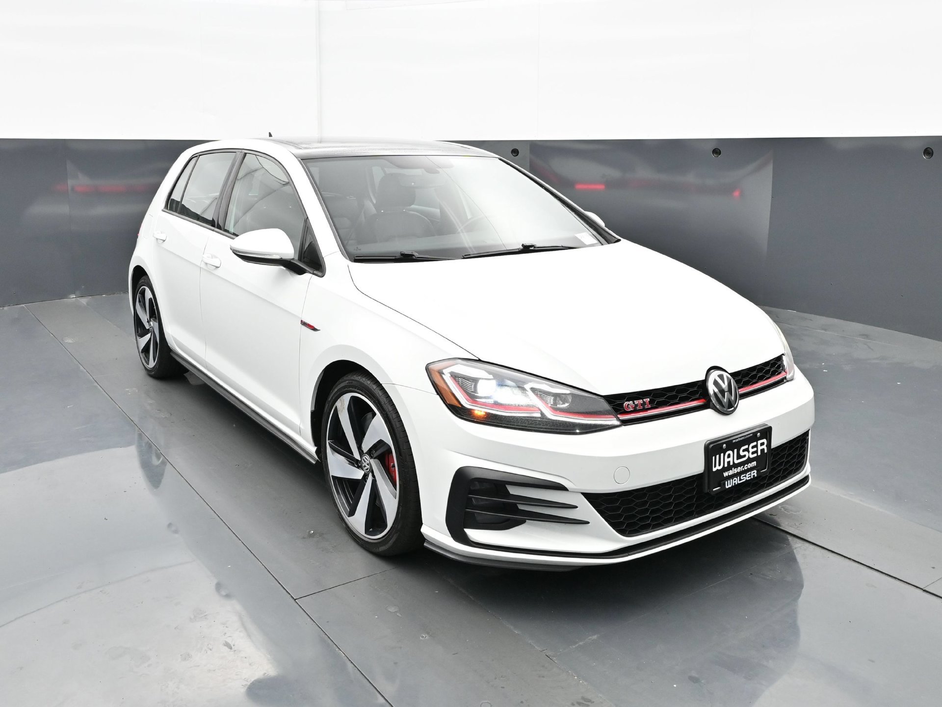 Used 2020 Volkswagen GTI SE FWD image 11