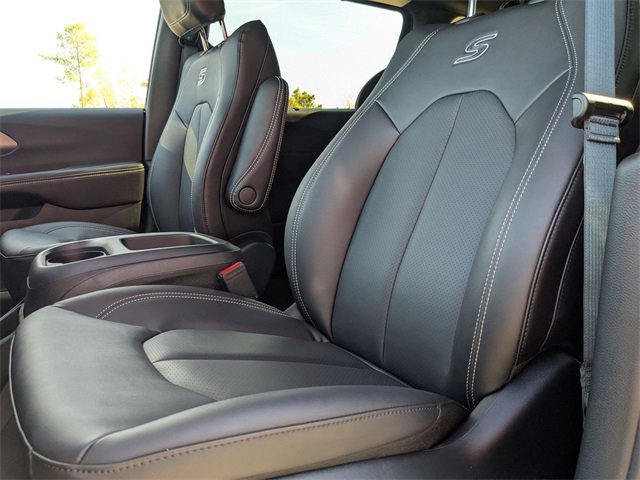 New 2026 Chrysler Pacifica Select image 14