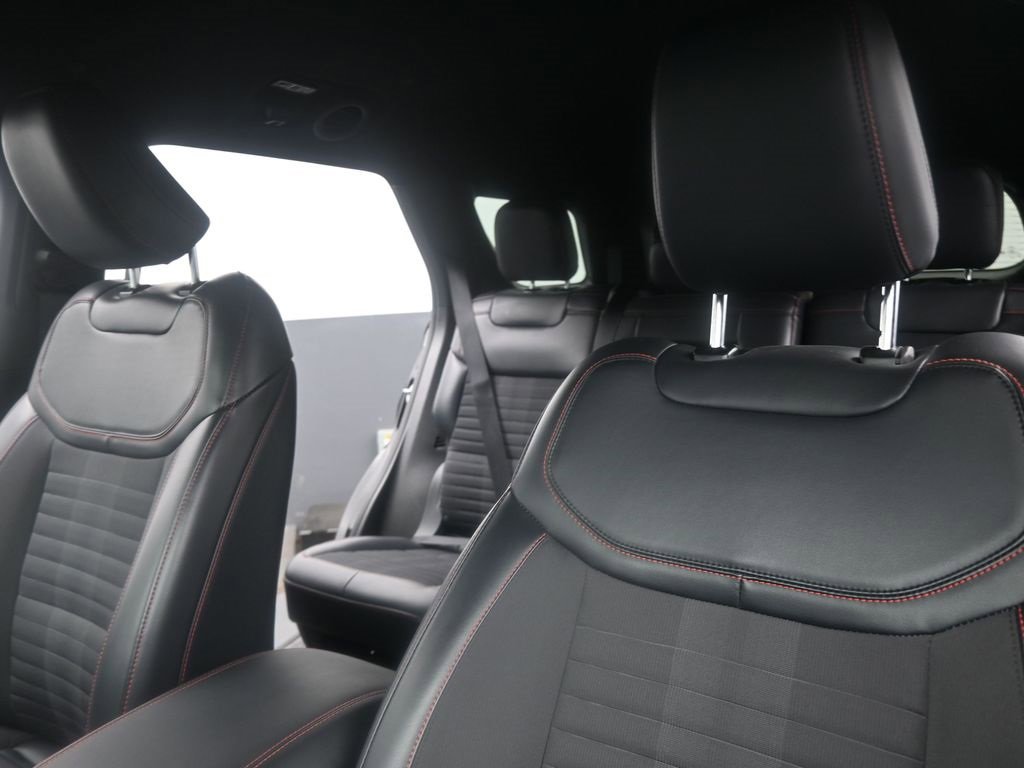 Used 2025 Ford Explorer ST-Line w/ ST-Line Street Pack image 14