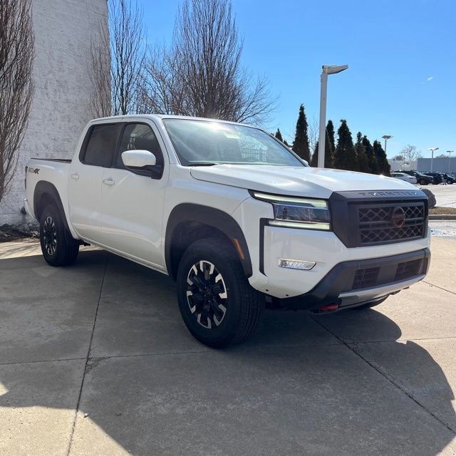 Used 2024 Nissan Frontier PRO-4X image 2