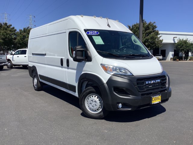 Used 2025 RAM ProMaster 2500 w/ Convenience Group FWD image 2