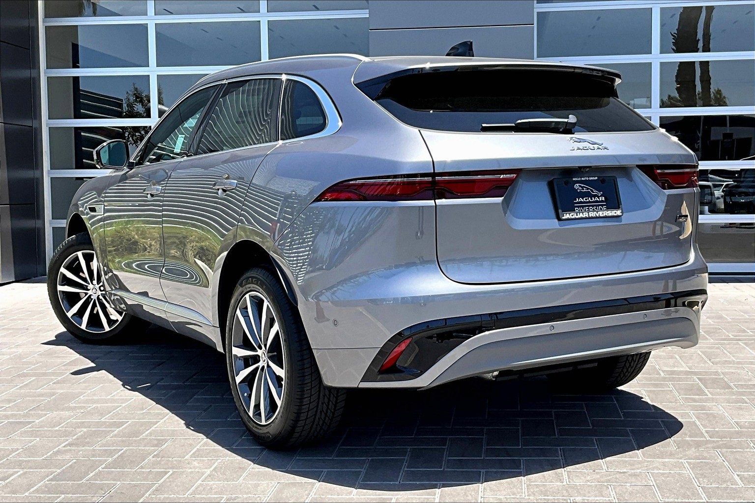 New 2026 Jaguar F-PACE R-Dynamic S image 3