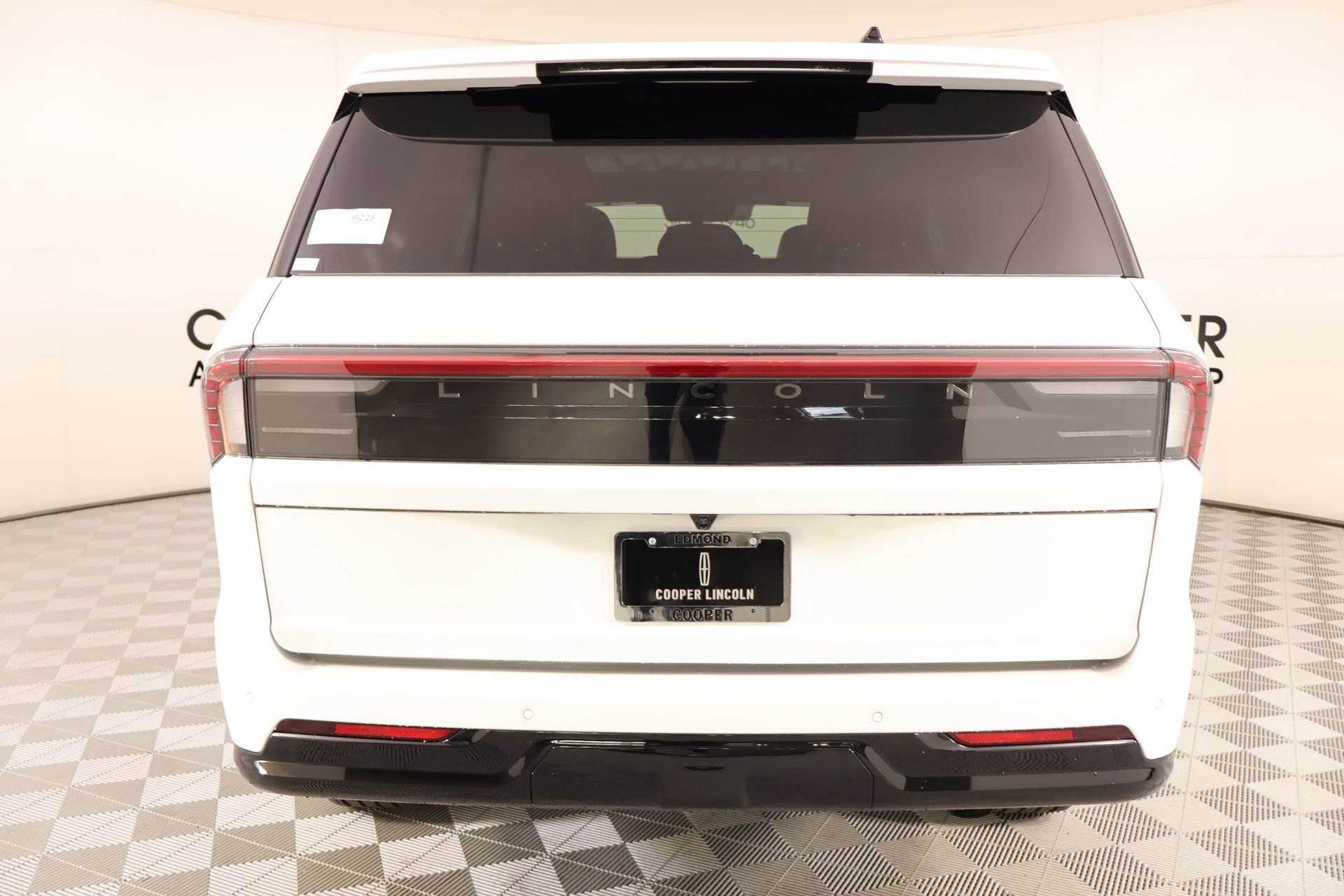 New 2026 Lincoln Navigator Reserve image 24