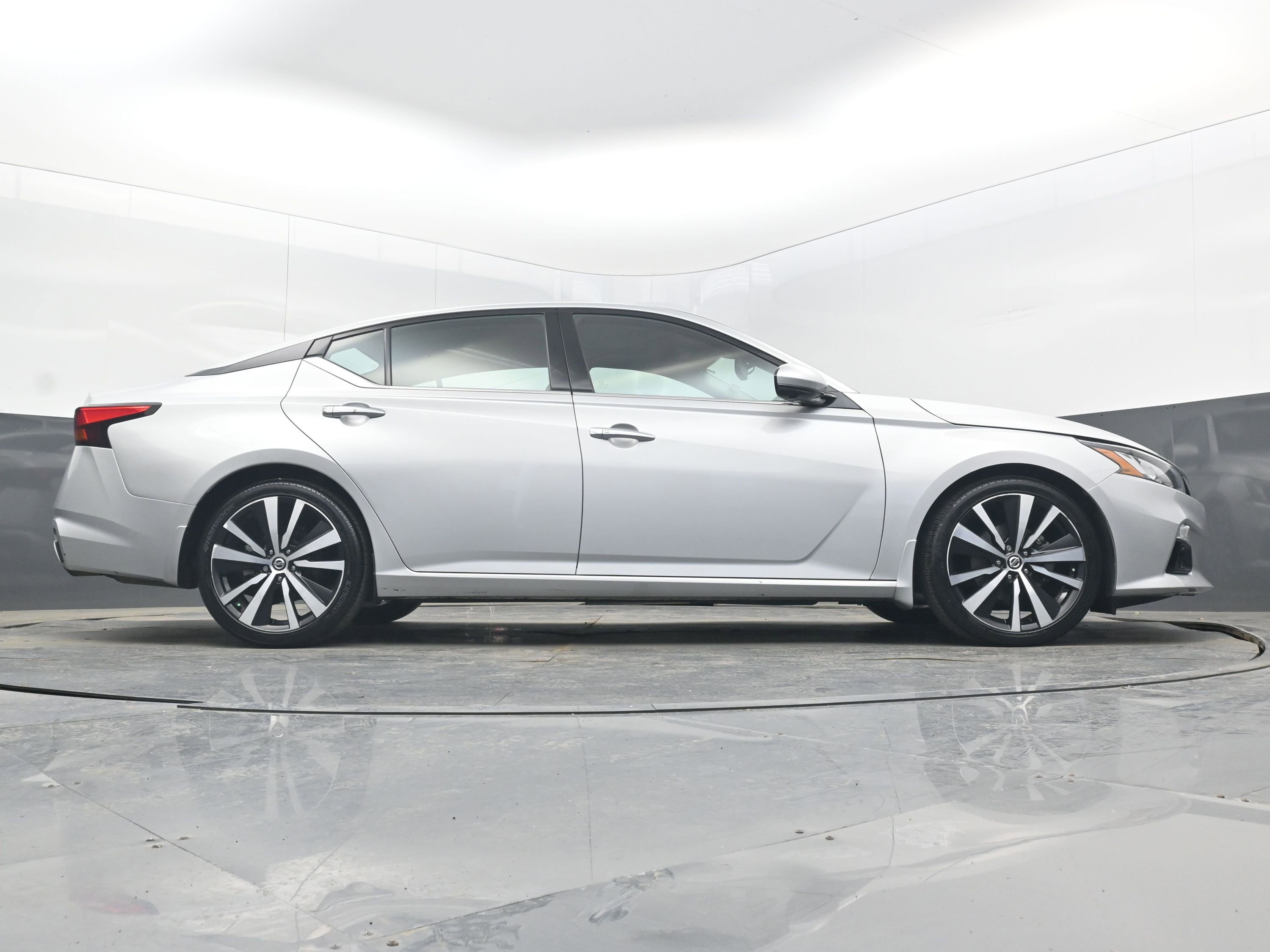 Used 2020 Nissan Altima 2.0 Platinum image 28