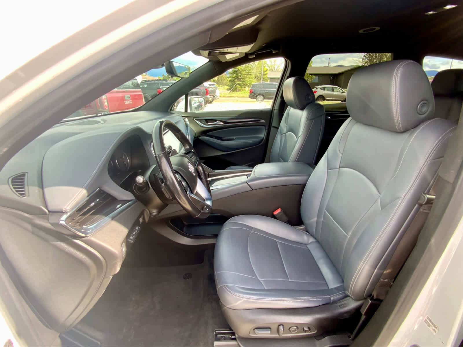 Used 2022 Buick Enclave Premium AWD/4WD image 21