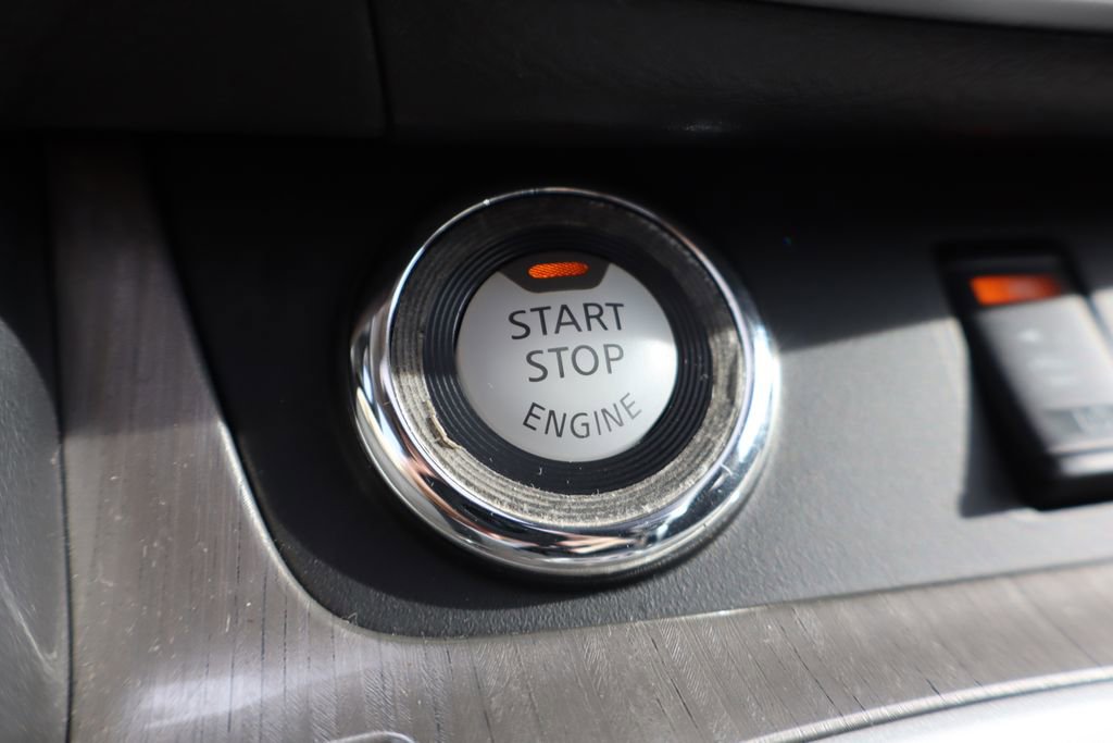 Used 2017 Nissan Murano SV w/ Premium Plus Package image 19