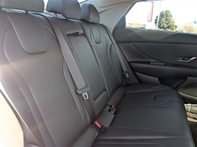 Used 2024 Hyundai Elantra Limited image 32