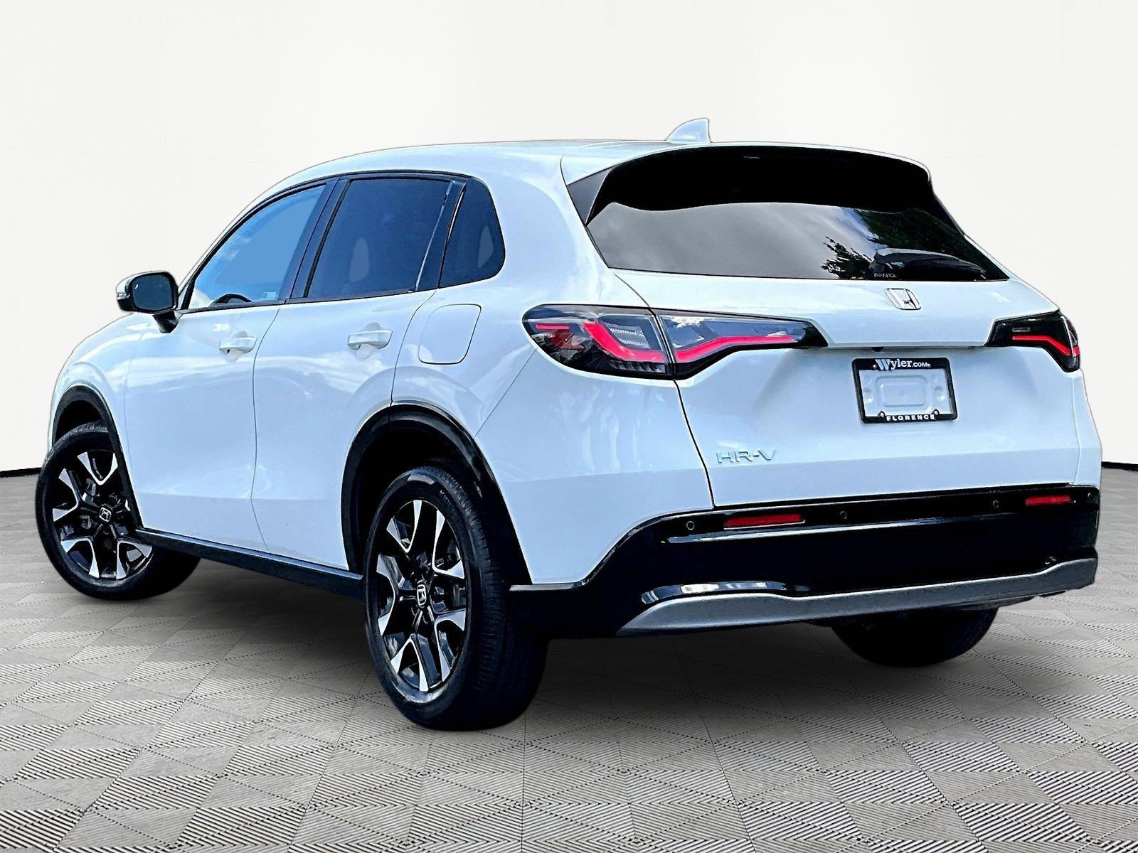 Certified 2026 Honda HR-V EX-L image 4