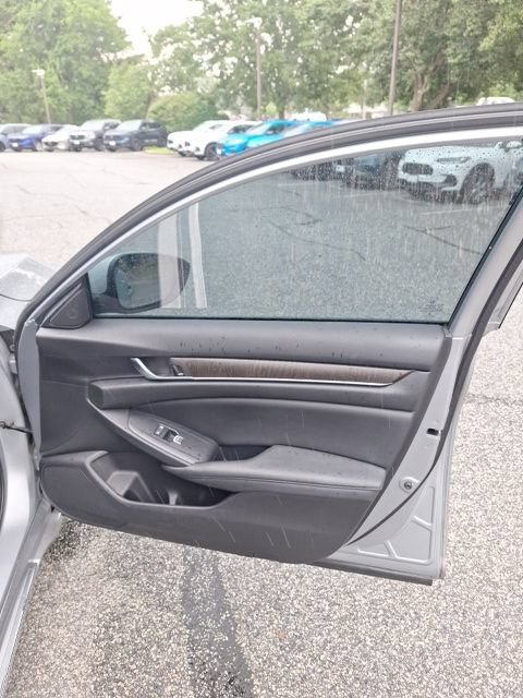 Used 2019 Honda Accord EX image 19