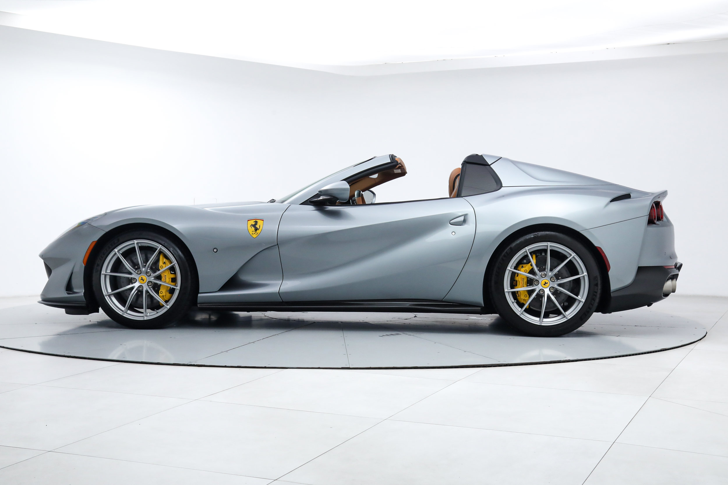 Certified 2023 Ferrari 812 GTS RWD image 4
