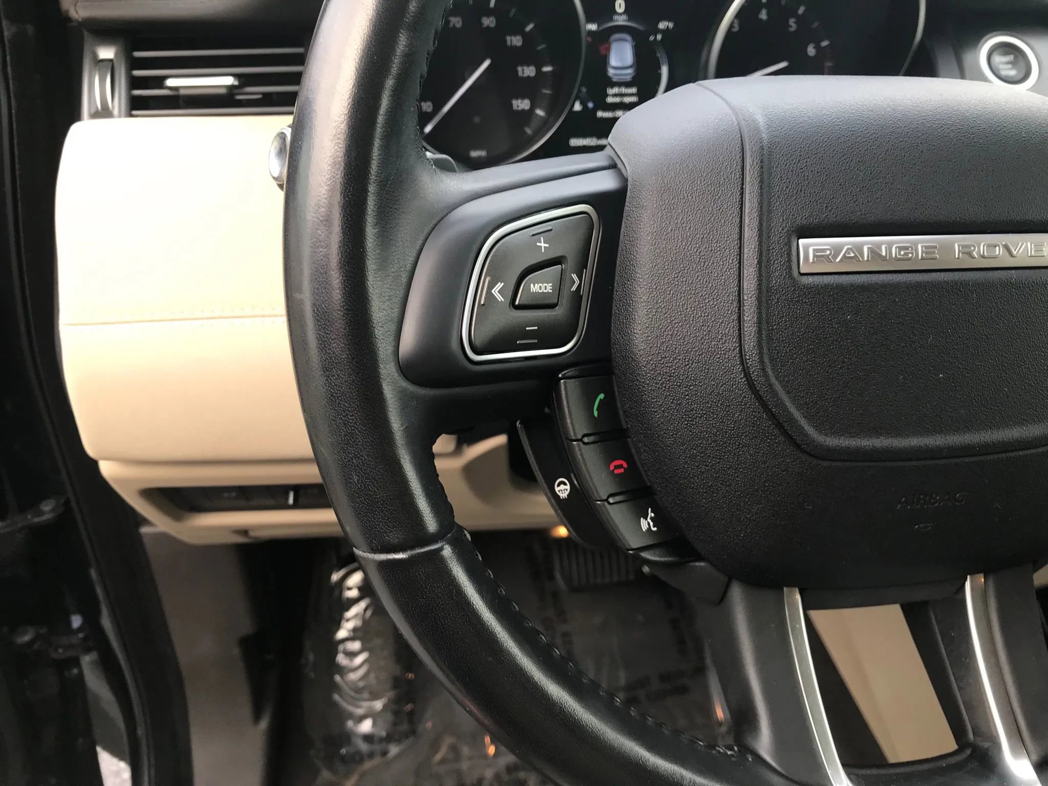 Used 2018 Land Rover Range Rover Evoque image 15