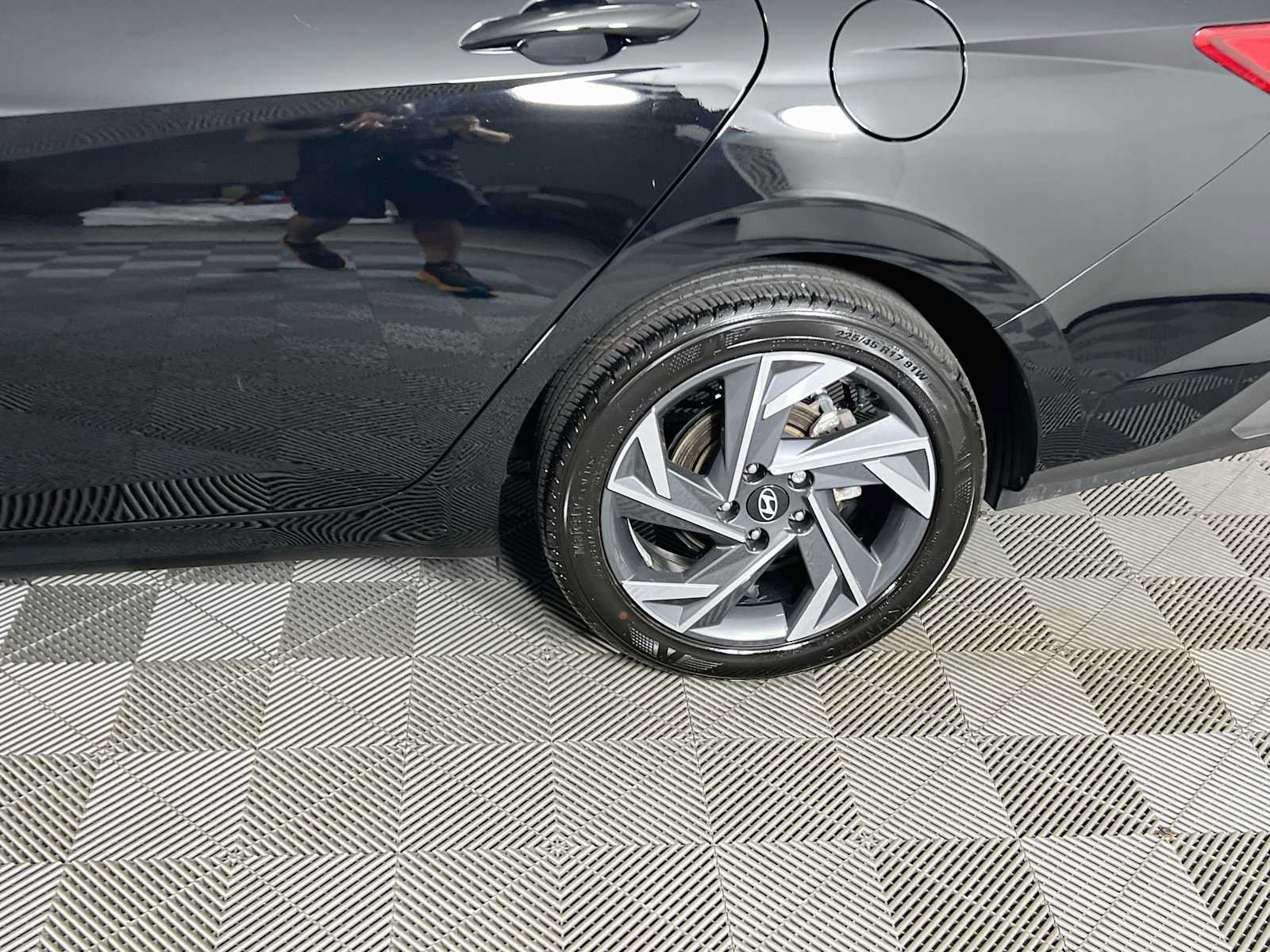 Certified 2025 Hyundai Elantra Sport FWD image 30