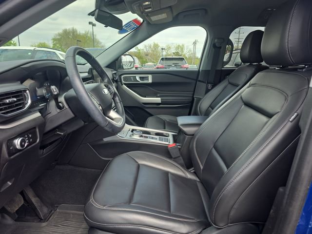 Used 2023 Ford Explorer XLT w/ Equipment Group 202A RWD image 13