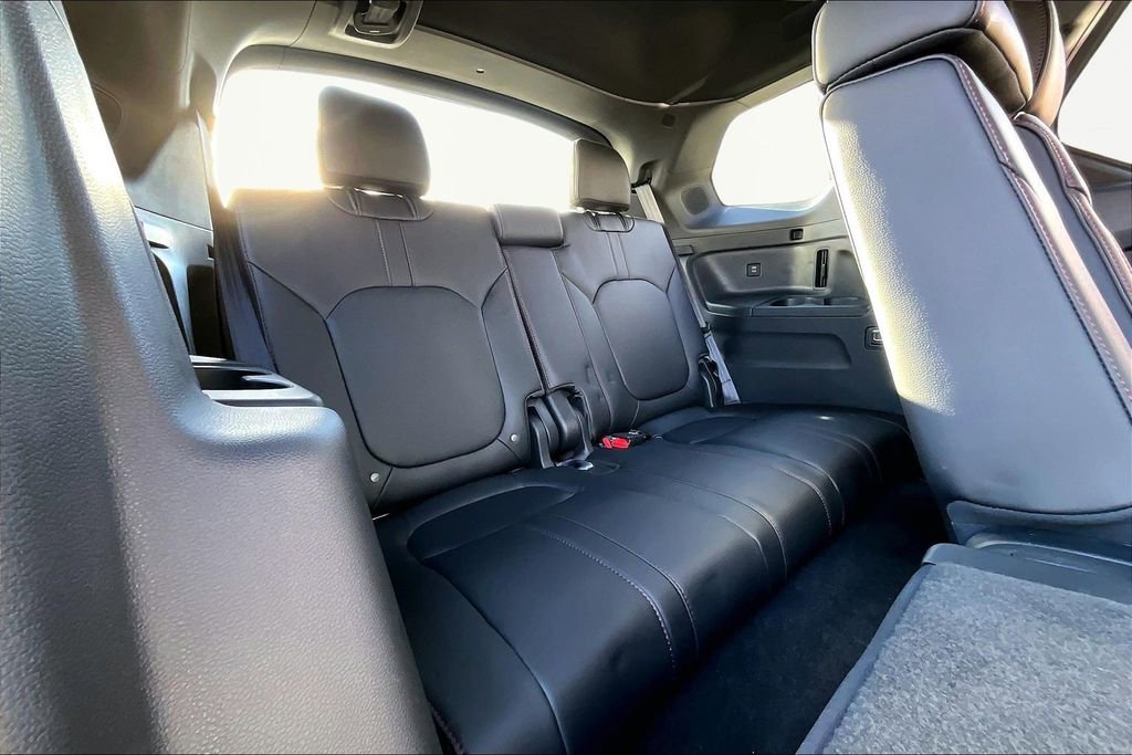 Certified 2025 Honda Pilot Black Edition image 18