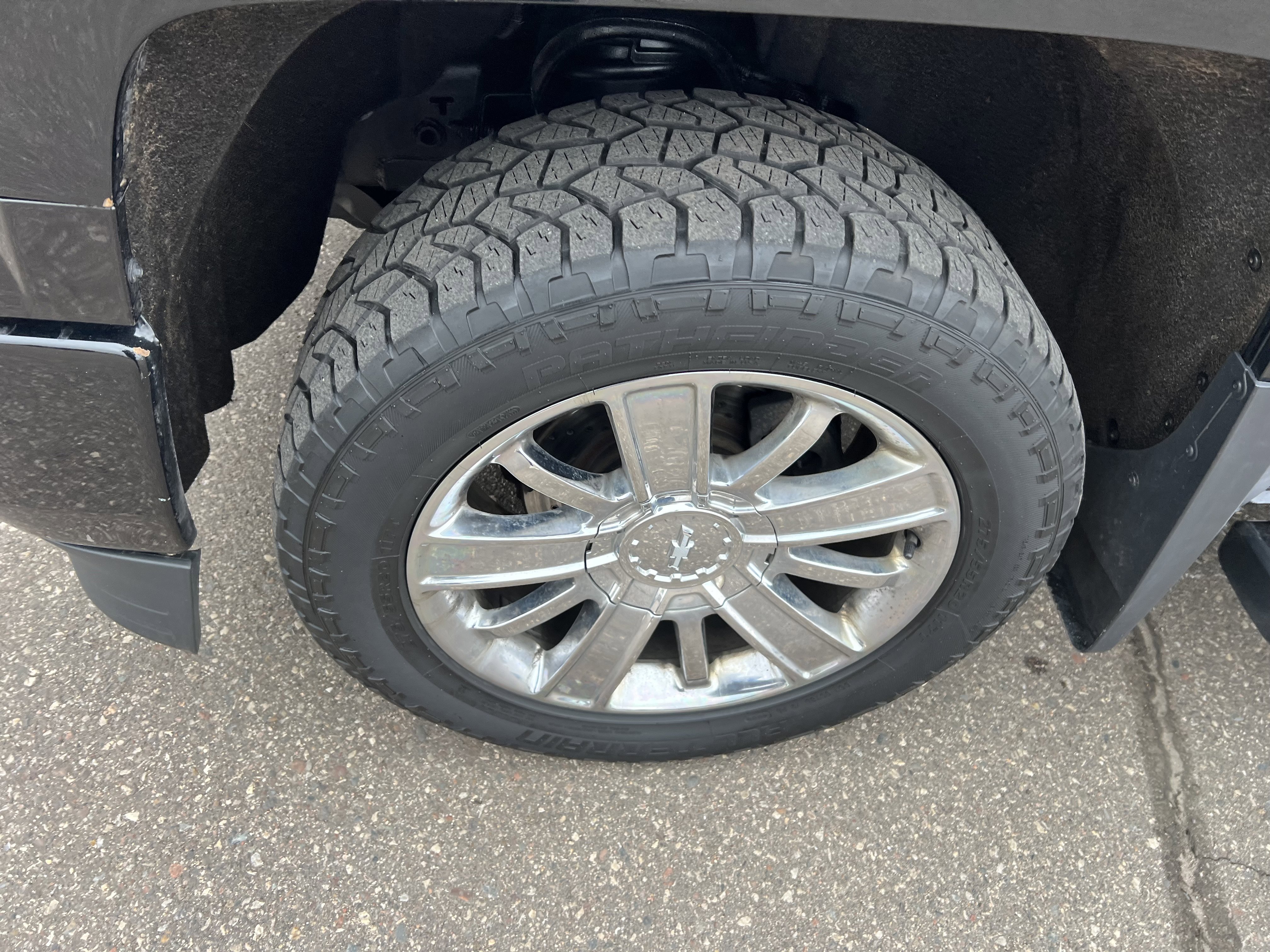 Used 2015 Chevrolet Silverado 1500 High Country w/ High Country Premium Package image 4