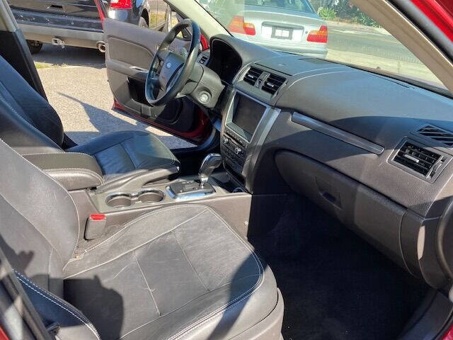 Used 2010 Ford Fusion SEL FWD image 11